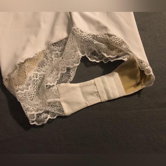 NWT Lace Shapewear Compression Bodysuit - Picture 9 of 16